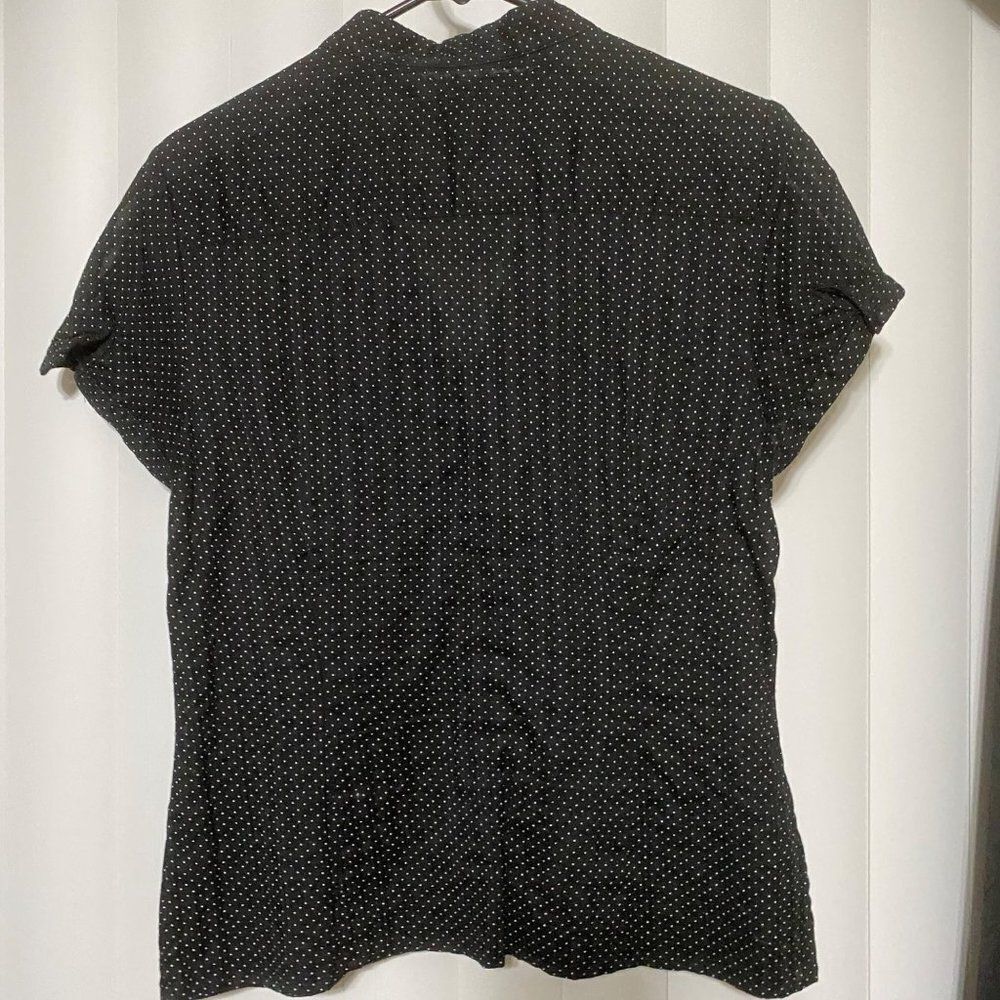 Ann Taylor black polka dot, shirt sleeve vneck blouse - Picture 4 of 4